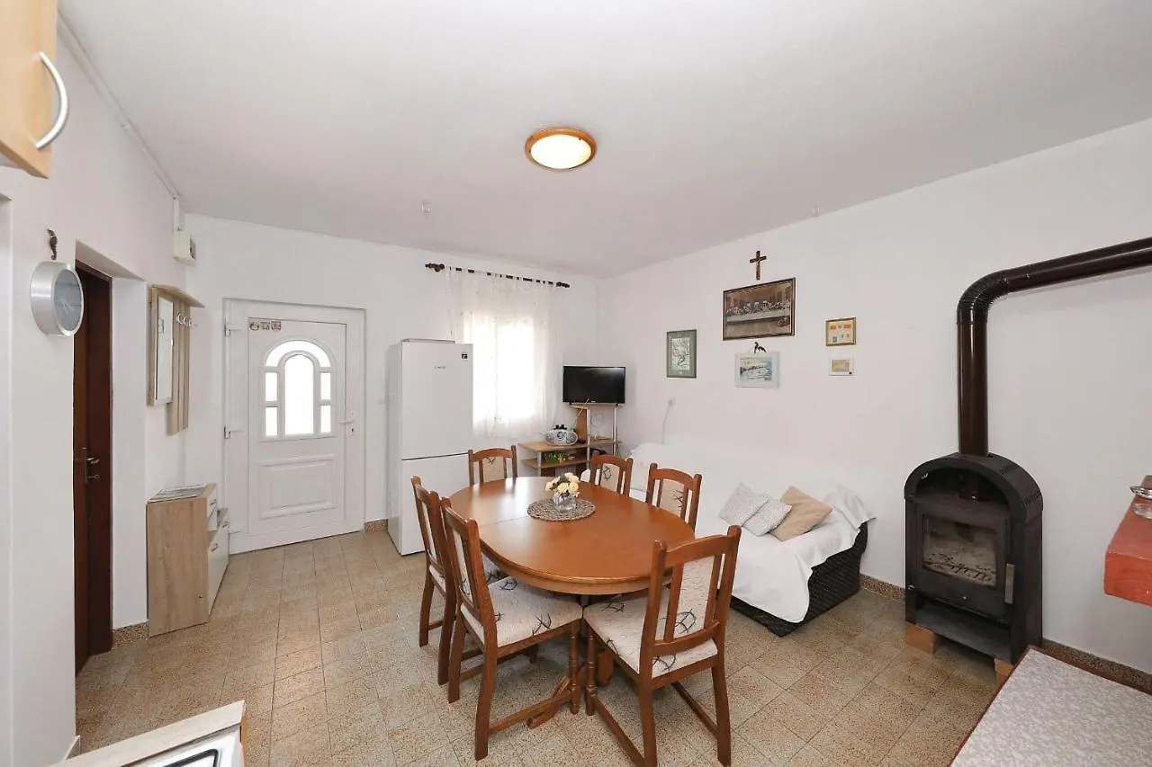 House Old Fisherman Tkon 0*,